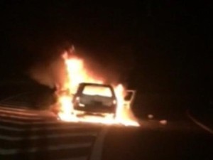 Bak di Film, Pria Ini Selamatkan Keluarga yang Terjebak di Mobil Terbakar