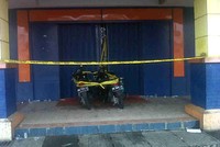 Lokasi kini sudah dipasangi garis polisi