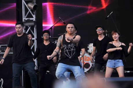 Teza Sumendra Membius Penonton Mandiri Karnaval 2015