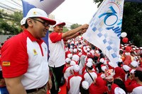 Direksi PLN melepas ribuan peserta Fun Walk, di Kantor PLN Pusat, Jakarta, Minggu (25/10/2015).
