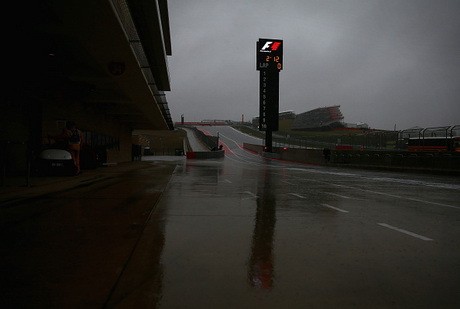 Hujan Deras, Kualifikasi GP AS Ditunda