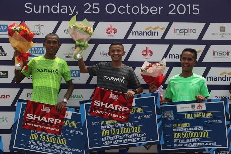 Asmara Bara dan Triyaningsih Juara Nasional Jakarta Marathon 2015