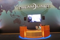 Selain pabrik, ada juga Dreamliner Gallery. Seperti galeri, traveler bisa melihat desain sebuah interior pesawat (Mega/detikTravel)