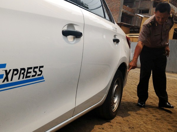 Taksi Express Ditembak Pengemudi Mobil