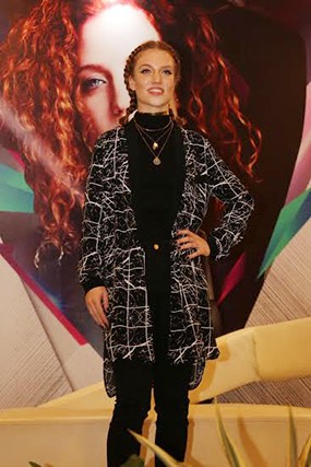 Mampir ke Jakarta, Jess Glynne Raih Penghargaan MURI