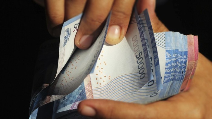 Jokowi Teken PP, UMP 2016 Sudah Pakai Formula Upah Baru