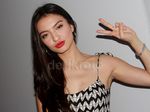 Merah Merona Bibir Raline Shah