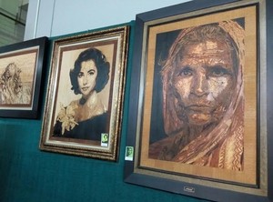 Kreatif, Limbah Kayu Jadi Lukisan Wajah Jokowi Rp 18 Juta