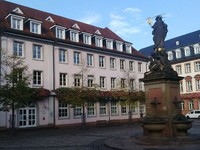 Selain kastil, kita juga bisa menikmati kota tua Heidelberg. Ada alun-laun dan arsitektur kota yang rapi (Madin/detikTravel)