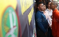 Hukuman tersebut sesuai dengan isi pasal 82 Undang-undang Nomor 35 Tahun 2014 tentang Perlindungan Anak dan pasal 292 Kitab Undang-undang Hukum Pidana (KUHP).