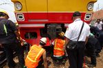 KRL Anjlok di Manggarai Dievakuasi