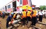 KRL Anjlok di Manggarai Dievakuasi