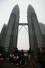 Menara Petronas Selalu Ramai Wisatawan