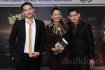 Ely Sugigi Diapit Rezky Aditya Asli dan Rezky Aditya KW