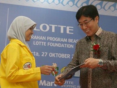 Lotte Foundation Berikan Beasiswa Kepada 36 Mahasiswa