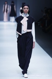 ETU by Restu Anggraini Indonesia Fashion Forward. Jakarta Fashion Week 2016 at Senayan City. Jakarta. [Foto: Mohammad Abduh/Wolipop]