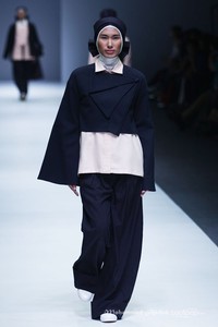 ETU by Restu Anggraini Indonesia Fashion Forward. Jakarta Fashion Week 2016 at Senayan City. Jakarta. [Foto: Mohammad Abduh/Wolipop]