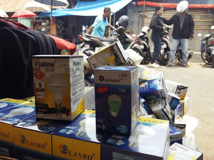 Curhatan Pedagang Kecil Soal Sweeping dan Sanksi Jual Barang Ilegal