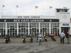 Bertandang ke Kafe Bikers Bersejarah di London