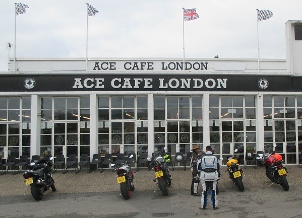 Bertandang ke Kafe Bikers Bersejarah di London