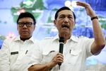 Menko Luhut Pimpin Rapat Penanganan Kabut Asap