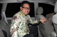 Muhaimin Iskandar masuk ke dalam mobilnya. Lamhot Aritonang/detikFoto.