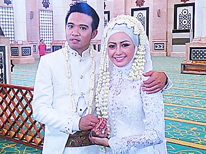 Roby Geisha-Cinta Ratu: Dari Sahabat Jadi Suami-istri