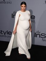 Gaya Hamil 7 Bulan Kim Kardashian