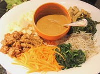 Kegiatan yang berlangsung 21 Oktober-14 November 2015 ini juga menyuguhkan menu sayuran. Salah satunya adalah Gado-gado.