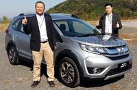 PT Honda Prospect Motor (HPM) mengajak rombongan media, termasuk detikOto, bertandang ke Sirkuit Tsuin Rinku (Twin Ring) Montegi, Jepang, Selasa (27/10/2015). Di lokasi, tampak Honda BR-V tipe E CVT menunggu untuk ditunggangi para wartawan.