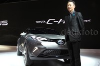 Menurut Deputy Chief Engineer Toyota Motor Corporation Hiroyuki Koba desainnya terinspirasi dari berlian. Desain yang menyerupai berlian tersirat pada tampilan lampu.