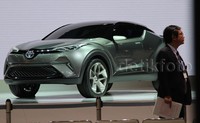 C-HR akan muncul dalam bentuk yang mendekati model produksinya pameran Geneva Motor Show Maret 2016 mendatang.