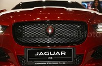Sedan sport ini dibanderol Rp 1,099 miliar.