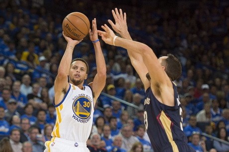 Curry Langsung Panas, Warriors Kalahkan Pelicans di Laga Pembuka