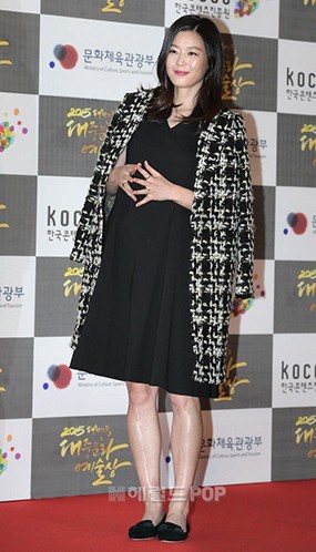 Hamil 7 Bulan, Jun Ji Hyun Hadiri Jadwal Terakhir Sebelum Cuti Melahirkan