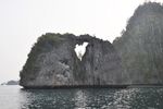 Lubang Berbentuk Hati di Raja Ampat
