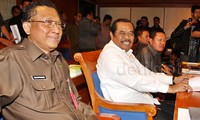 Jaksa Agung, AM Prasetyo (tengah) didampingi Jamjatun Noor Rochmat (kiri) dan Jampisus WIdya Pramono Saat hadir untuk menjadi saksi di Pansus Pelindo II. Pool/Lamhot Aritonang/detikFoto.