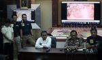 Polisi Tunjukkan Barang Bukti Bom Mal Alam Sutera