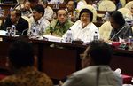 Menteri Siti Rapat Dengan Komisi IV