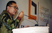 Zulkifli memberikan sambutan.