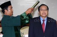 Rizal Ramli diambil sumpahnya sebelum memberikan keterangan. Lamhot Aritonang/detikFoto.