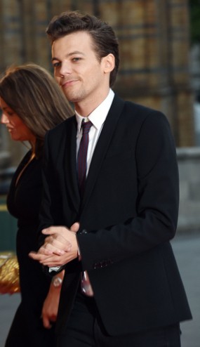 Pesta Gila-gilaan, Louis Tomlinson 1D Diusir Keluar dari Hotel