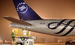 Pesawat Baru Garuda Indonesia Mendarat