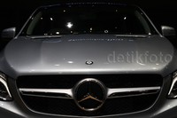 Di balik kapnya, Mercedes-Benz GLE 400 AMG Coupe menggunakan mesin bensin V6 berkapasitas 2.996cc.