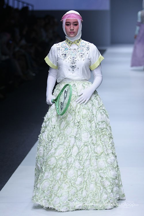 Dian Pelangi Dynamic Bliss for Wardah. Jakarta Fashion Week 2016 at Senayan City. Jakarta. [Foto: Mohammad Abduh/Wolipop]