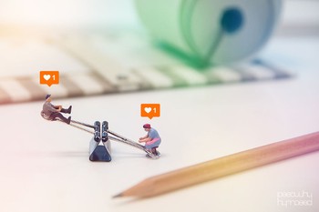 Im not a Photographer, Im a Designer with a Camera demikian deskripsi dirinya di akun Facebook. (kredit foto: peeowhy)