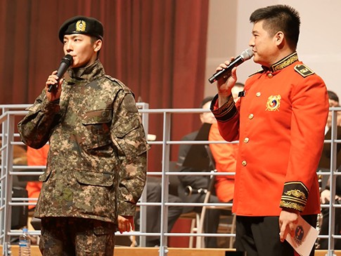 Reunian di Acara Militer, Donghae dan Shindong Nge-dance Lagu Super Junior