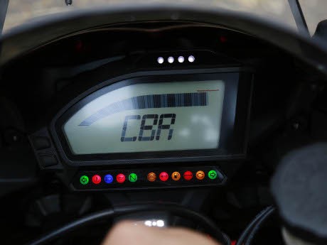 Butuh Nyali Besar untuk Taklukkan Honda CBR1000RR SP