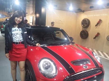 Konnichiwa! Beginilah Parade SPG Cantik di Tokyo Motor Show