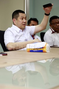 Hary mengaku akan menggunakan semua resources yang dimilikinya untuk mendongkrak elektabilitas partainya itu.     